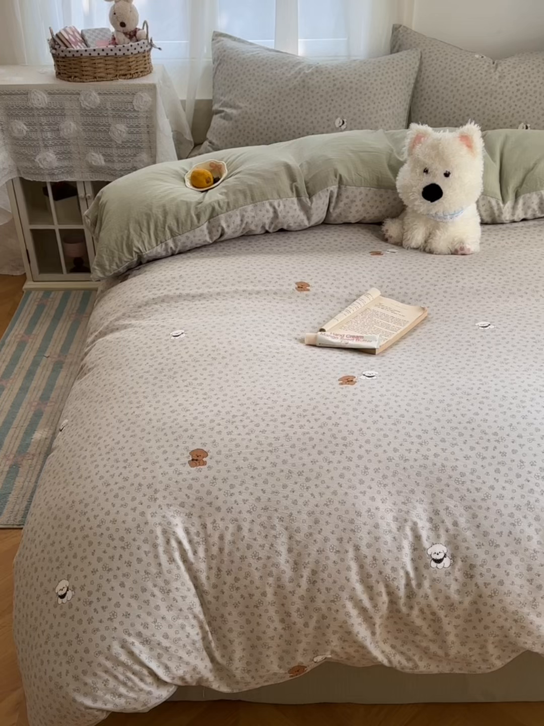 91家纺网 家纺一手货源 找家纺 宏源家纺 2026新款云感提花双层纱四件套 小花狗