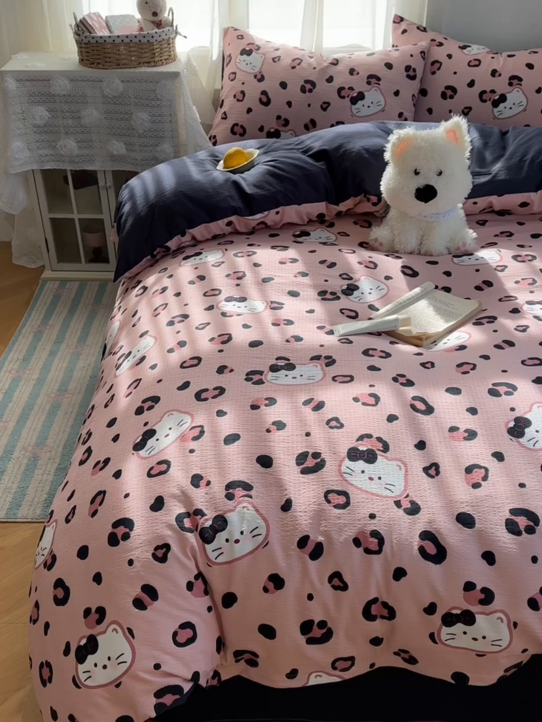 91家纺网 家纺一手货源 找家纺 宏源家纺 2026新款云感提花双层纱四件套 豹纹猫粉