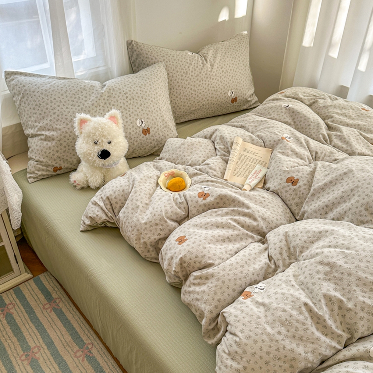 91家纺网 家纺一手货源 找家纺 宏源家纺 2026新款云感提花双层纱四件套 小花狗