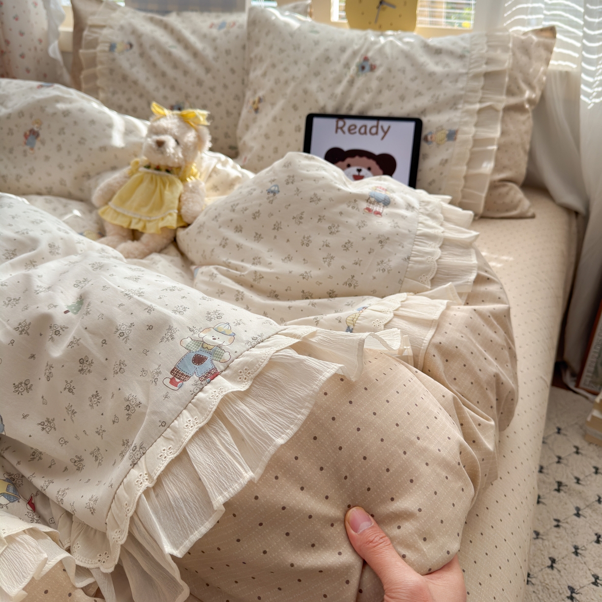 91家纺网 家纺一手货源 找家纺 云锦家居 2026新款纯棉拼接花边小清新工艺款四件套 口袋故事