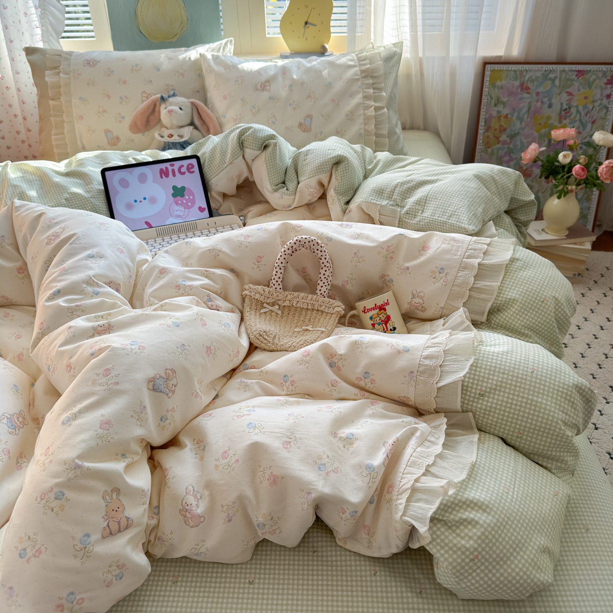 91家纺网 家纺一手货源 找家纺 云锦家居 2026新款纯棉拼接花边小清新工艺款四件套 浪花轻歌