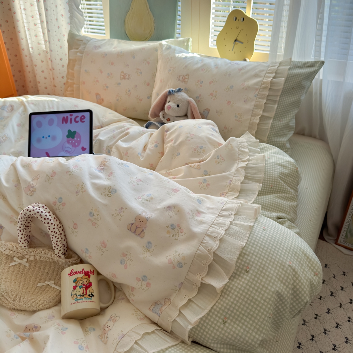 91家纺网 家纺一手货源 找家纺 云锦家居 2026新款纯棉拼接花边小清新工艺款四件套 浪花轻歌