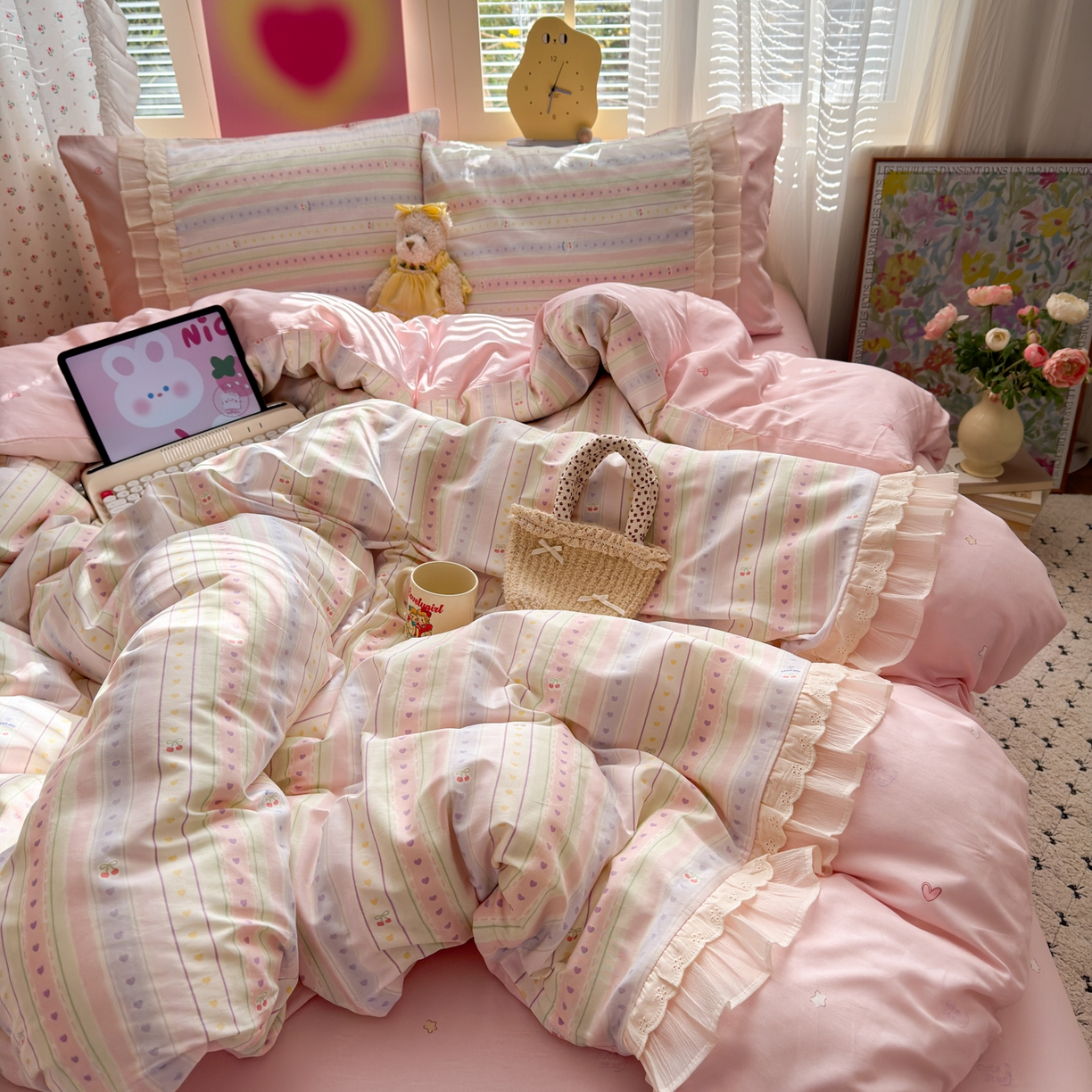 91家纺网 家纺一手货源 找家纺 云锦家居 2026新款纯棉拼接花边小清新工艺款四件套 毛线彩虹