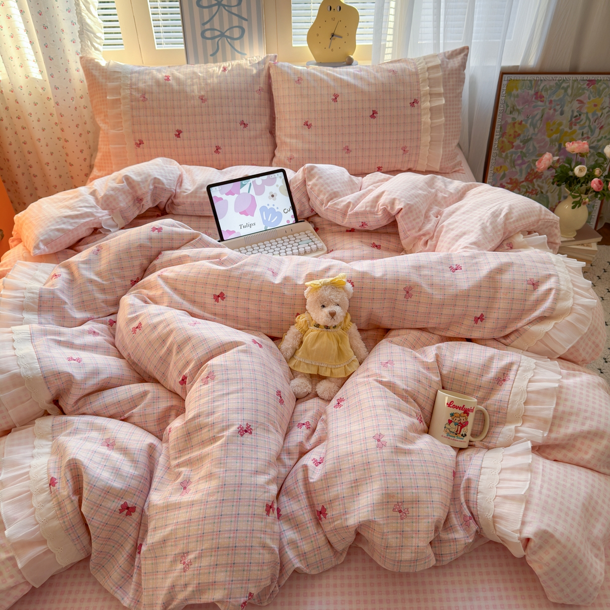 91家纺网 家纺一手货源 找家纺 云锦家居 2026新款纯棉拼接花边小清新工艺款四件套 梦境手账