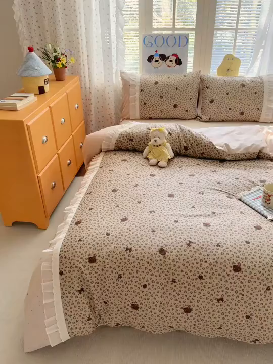 91家纺网 家纺一手货源 找家纺 云锦家居 2026新款纯棉拼接花边小清新工艺款四件套 千禧少女咖