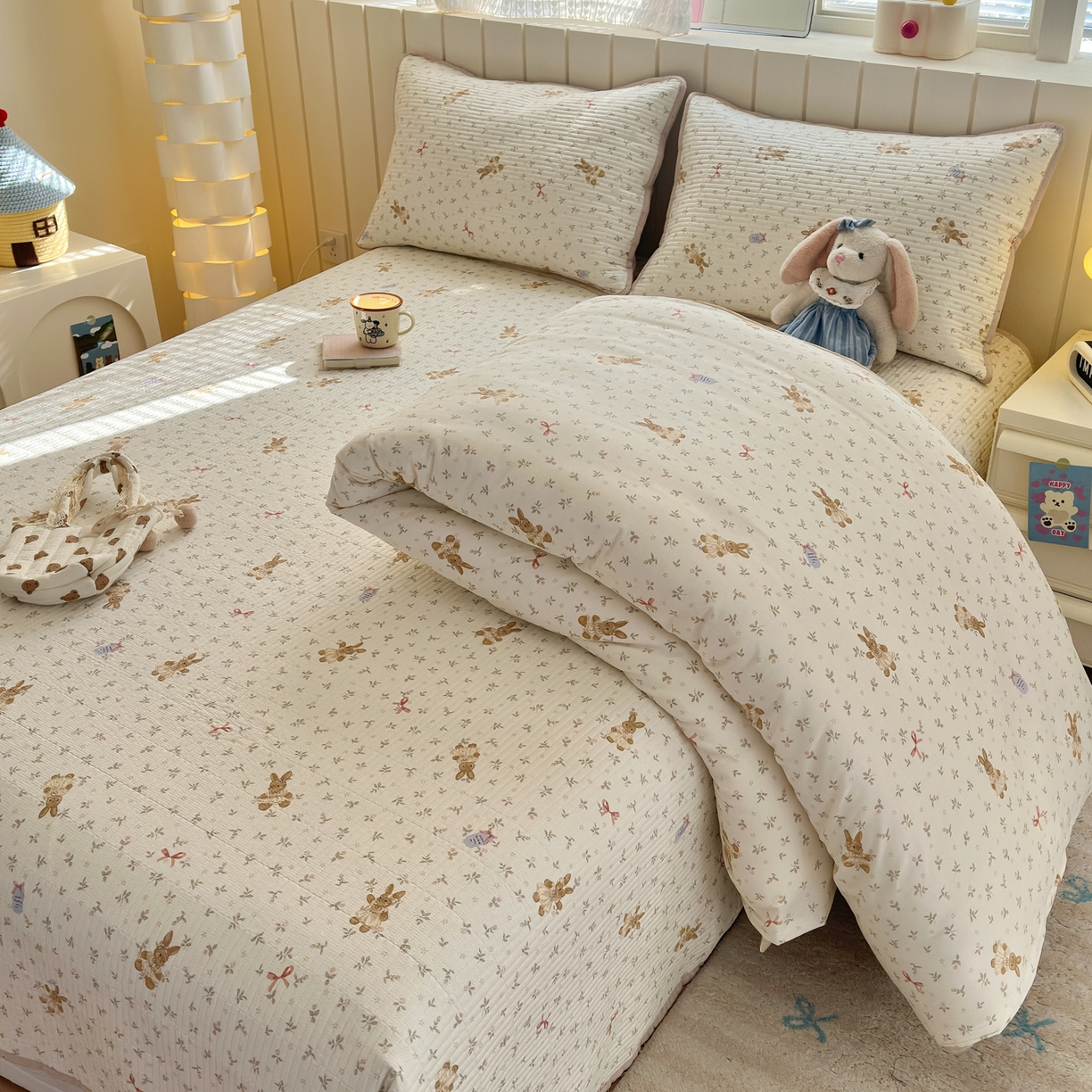 91家纺网 家纺一手货源 找家纺 云锦家居 2026新款双面纯棉小清新印花床盖款四件套 床盖款-布偶兔兔