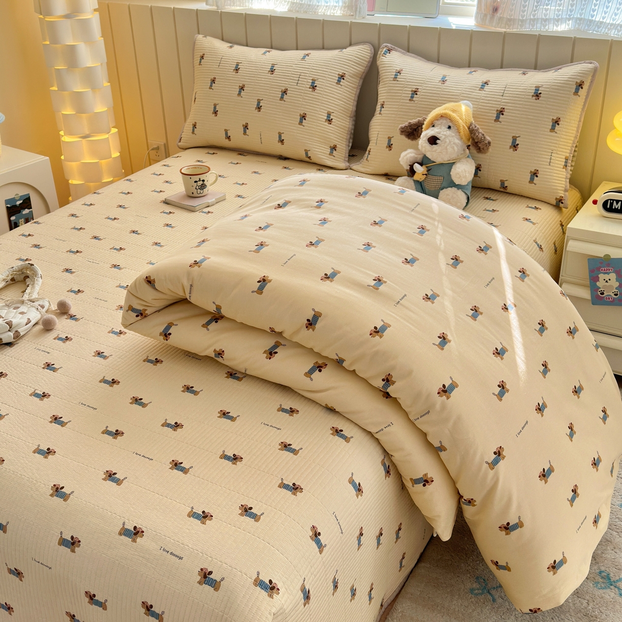 91家纺网 家纺一手货源 找家纺 云锦家居 2026新款双面纯棉小清新印花床盖款四件套 床盖款-柯基漫游记