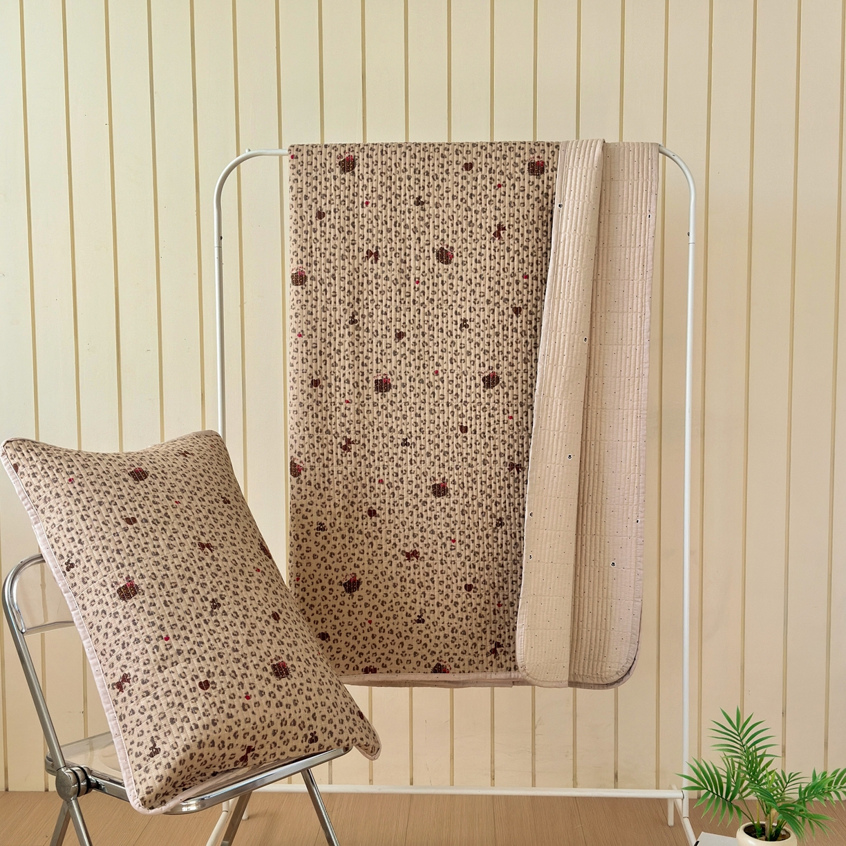 91家纺网 家纺一手货源 找家纺 云锦家居 2026新款双面纯棉小清新印花床盖款四件套 床盖款-千禧少女