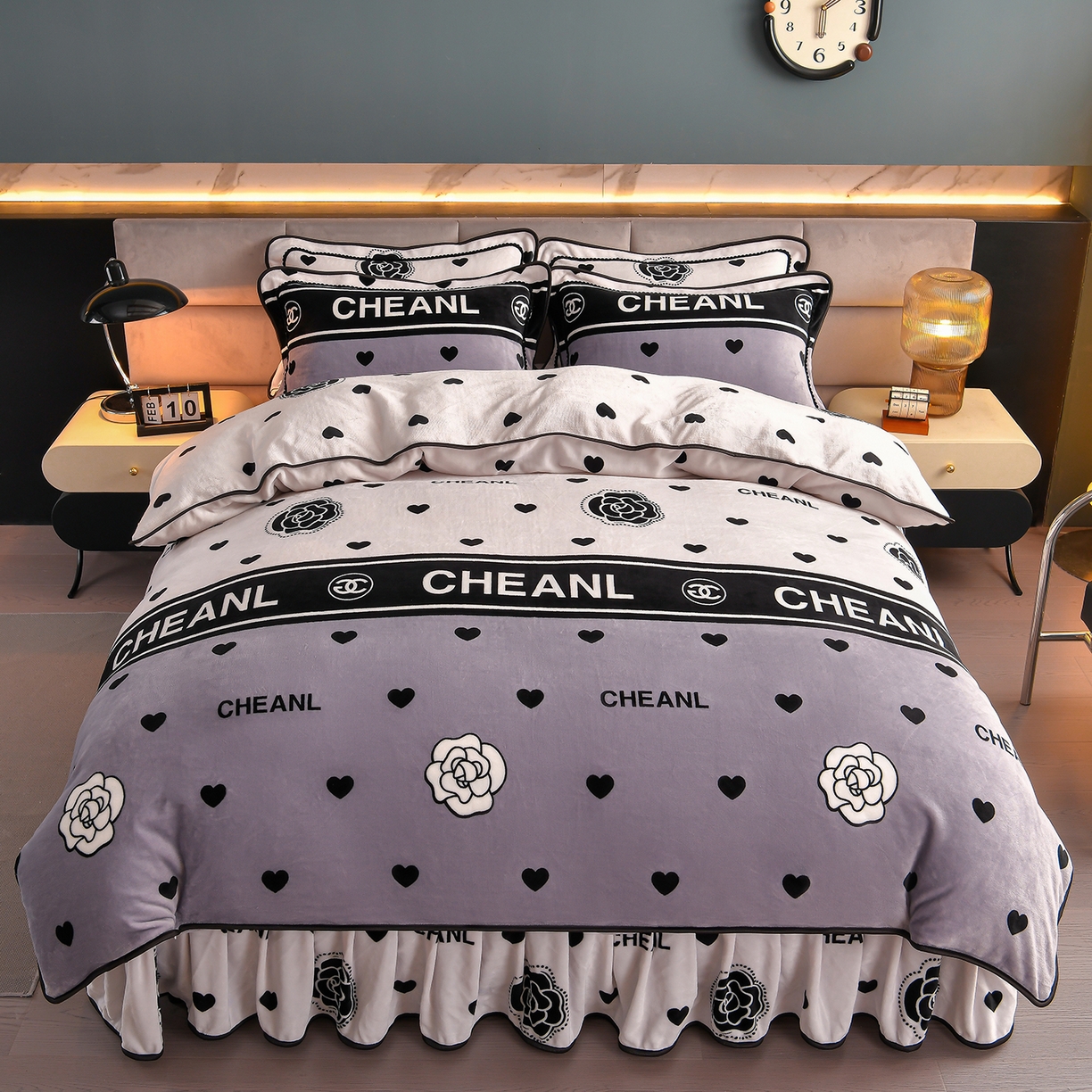 91家纺网 家纺一手货源 找家纺 董成龙家纺 2026新款高克重9-10斤加厚印花超柔牛奶绒爆款法莱绒金貂绒床裙四件套控价 嫣然一笑