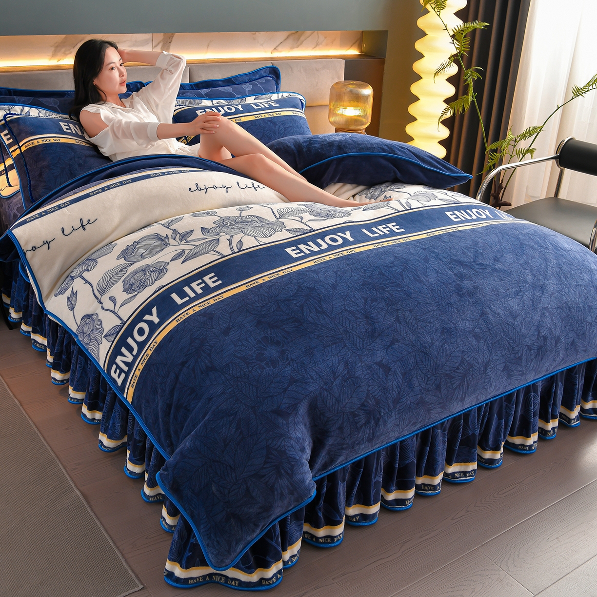 91家纺网 家纺一手货源 找家纺 董成龙家纺 2026新款高克重9-10斤加厚印花超柔牛奶绒爆款法莱绒金貂绒床裙四件套控价 金色年华