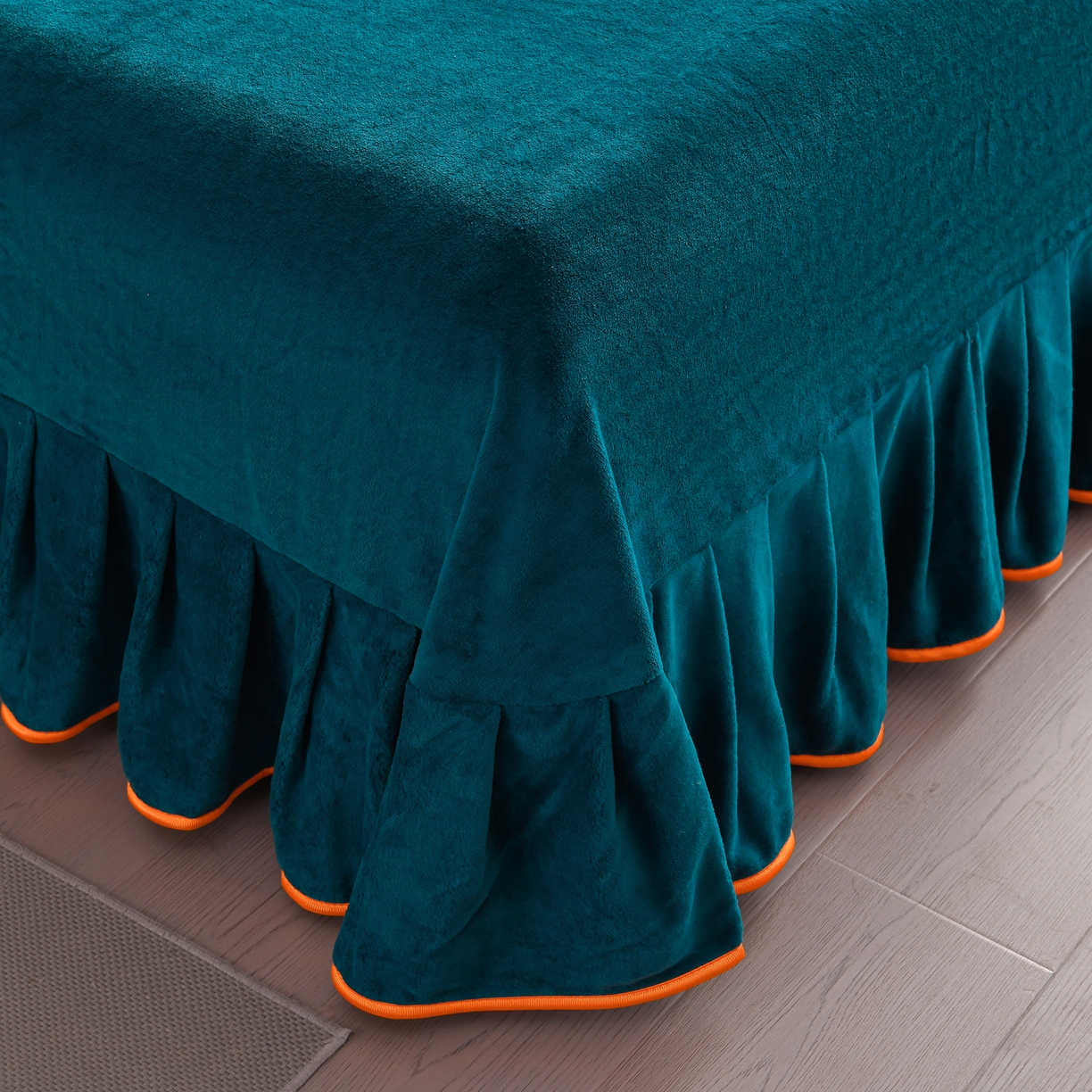 91家纺网 家纺一手货源 找家纺 董成龙家纺 2026新款高克重9-10斤加厚印花超柔牛奶绒爆款法莱绒金貂绒床裙四件套控价 春华秋实