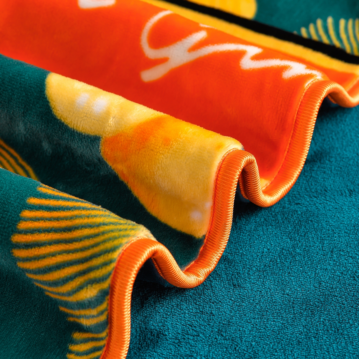 91家纺网 家纺一手货源 找家纺 董成龙家纺 2026新款高克重9-10斤加厚印花超柔牛奶绒爆款法莱绒金貂绒床裙四件套控价 春华秋实