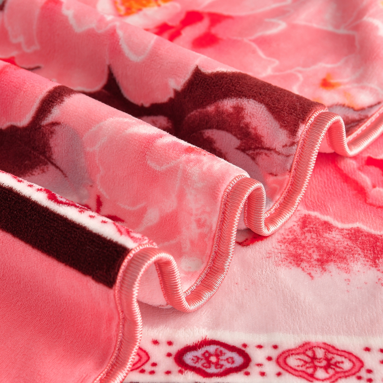 91家纺网 家纺一手货源 找家纺 董成龙家纺 2026新款高克重9-10斤加厚印花超柔牛奶绒爆款法莱绒金貂绒床裙四件套控价 吉祥如意