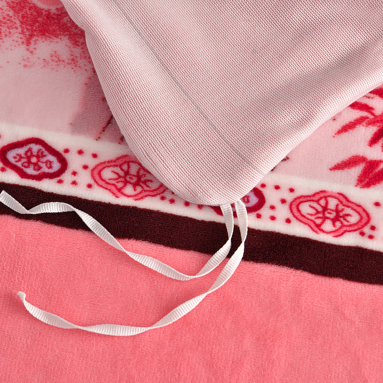 91家纺网 家纺一手货源 找家纺 董成龙家纺 2026新款高克重9-10斤加厚印花超柔牛奶绒爆款法莱绒金貂绒床裙四件套控价 吉祥如意