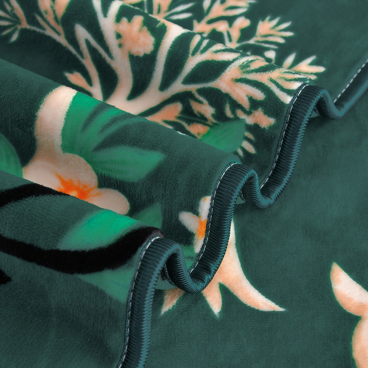 91家纺网 家纺一手货源 找家纺 董成龙家纺 2026新款高克重9-10斤加厚印花超柔牛奶绒爆款法莱绒金貂绒床裙四件套控价 林间鹿语