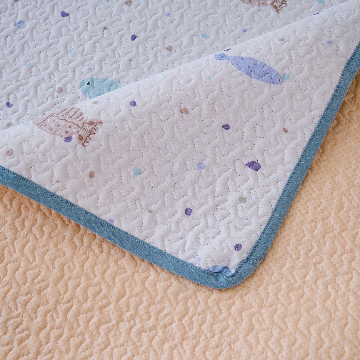 91家纺网 家纺一手货源 找家纺 拾小柒 2026年新款全棉双层纱床护垫纯棉防滑床盖床褥子软床垫 鲤安