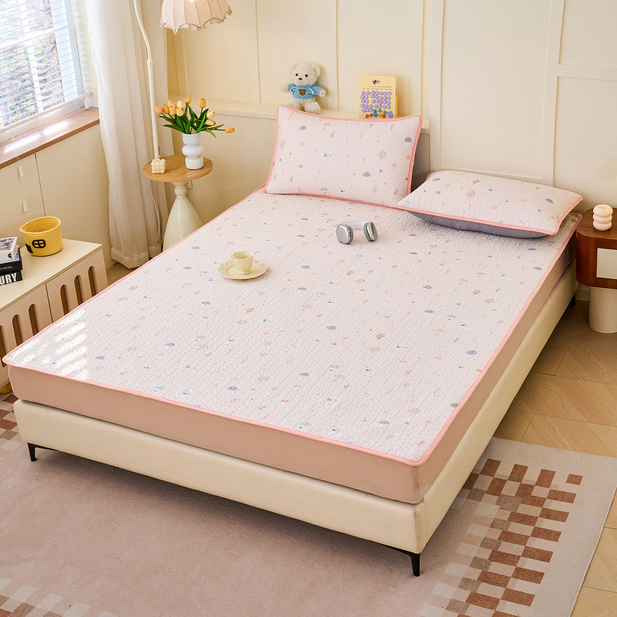 91家纺网 家纺一手货源 找家纺 拾小柒 2026年新款全棉双层纱床护垫纯棉防滑床盖床褥子软床垫 萌趣森林粉