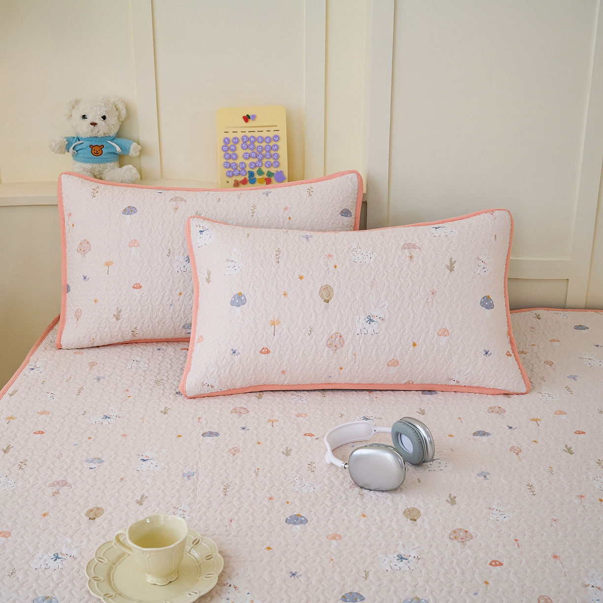 91家纺网 家纺一手货源 找家纺 拾小柒 2026年新款全棉双层纱床护垫纯棉防滑床盖床褥子软床垫 萌趣森林粉