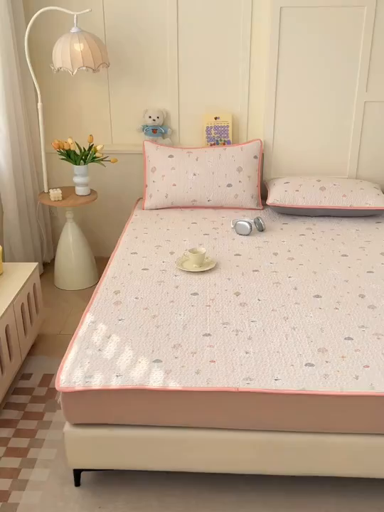 91家纺网 家纺一手货源 找家纺 拾小柒 2026年新款全棉双层纱床护垫纯棉防滑床盖床褥子软床垫 萌趣森林粉