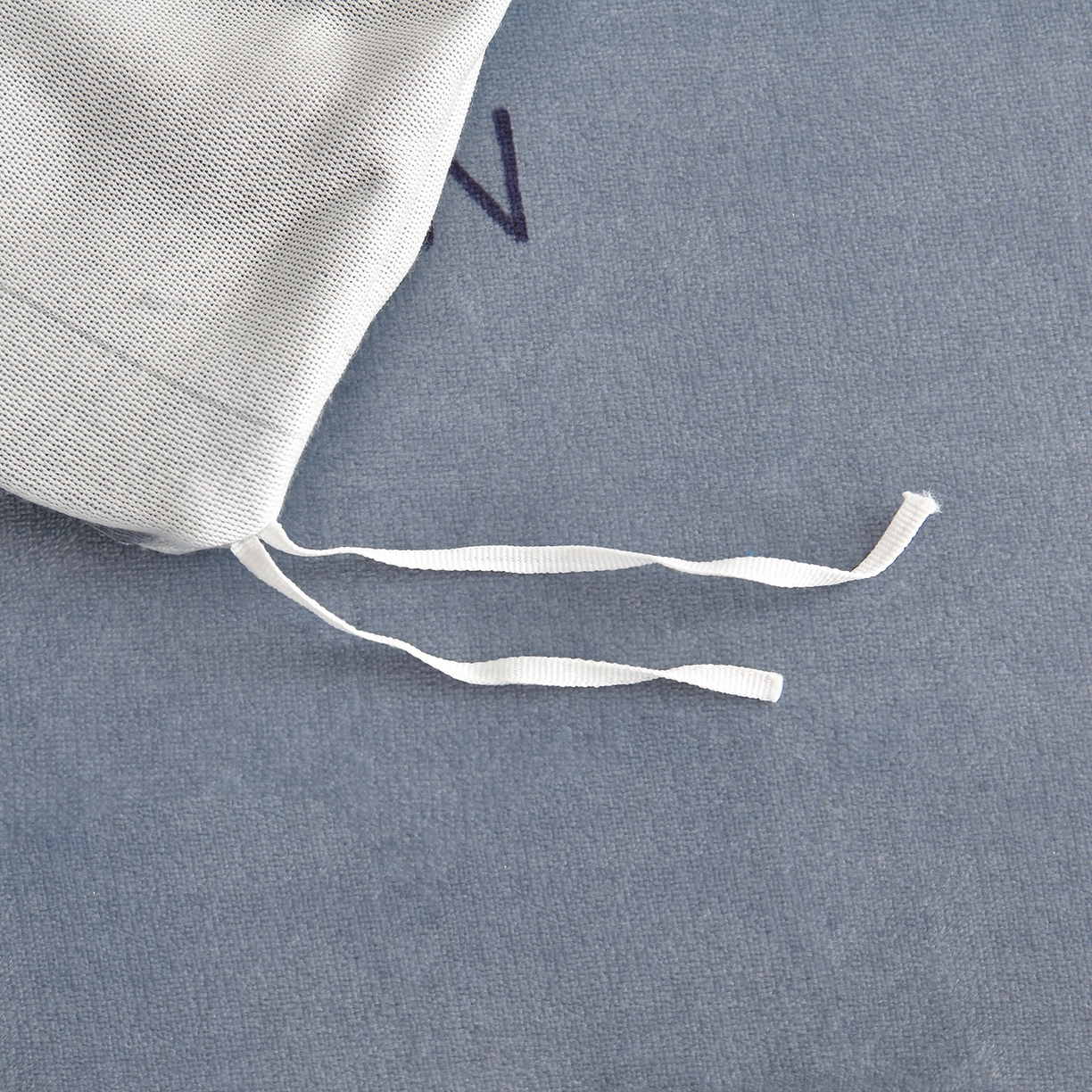 91家纺网 家纺一手货源 找家纺 董成龙家纺 2026新款高克重9-10斤加厚印花超柔牛奶绒爆款法莱绒金貂绒床裙四件套控价 快乐时光