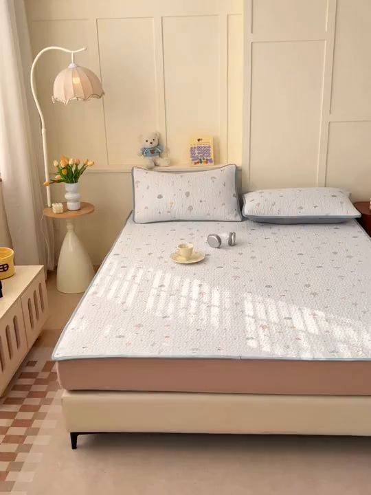 91家纺网 家纺一手货源 找家纺 拾小柒 2026年新款全棉双层纱床护垫纯棉防滑床盖床褥子软床垫 萌趣森林蓝