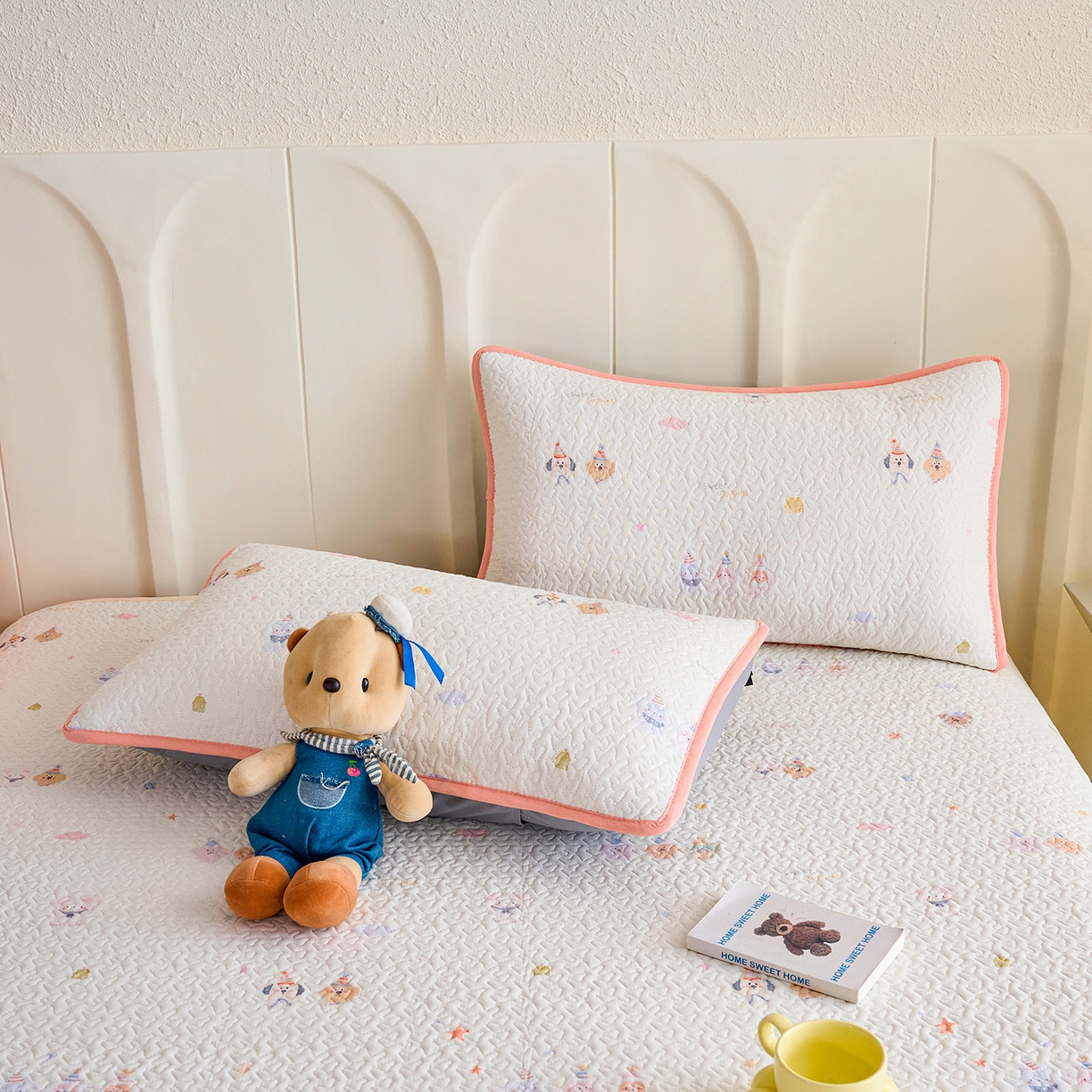 91家纺网 家纺一手货源 找家纺 拾小柒 2026年新款全棉双层纱床盖花边法式中古奶油风防滑床盖三件套 豆豆好朋友