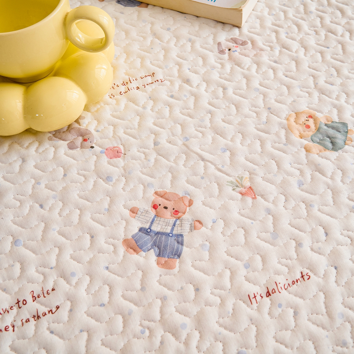 91家纺网 家纺一手货源 找家纺 拾小柒 2026年新款全棉双层纱床盖花边法式中古奶油风防滑床盖三件套 咕噜派米