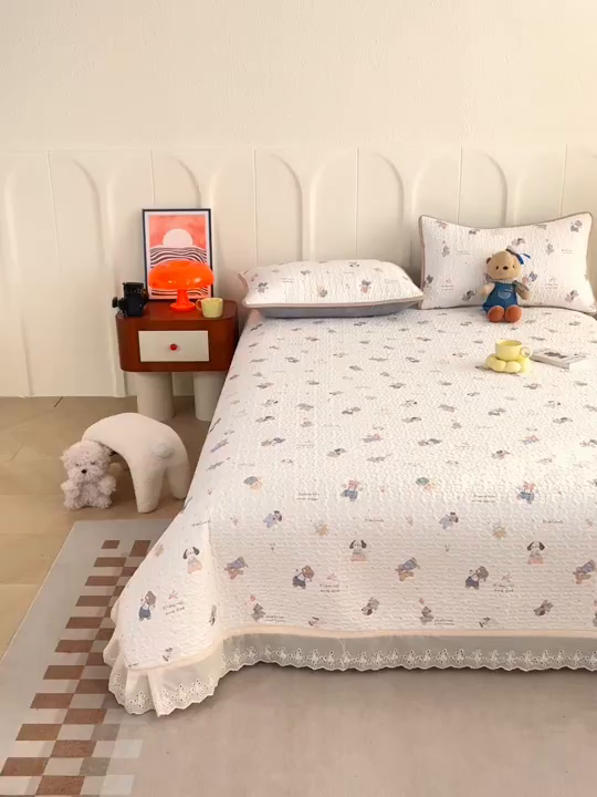 91家纺网 家纺一手货源 找家纺 拾小柒 2026年新款全棉双层纱床盖花边法式中古奶油风防滑床盖三件套 咕噜派米