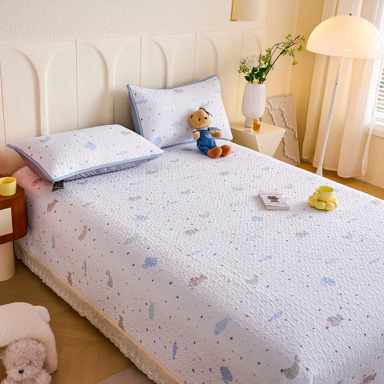 91家纺网 家纺一手货源 找家纺 拾小柒 2026年新款全棉双层纱床盖花边法式中古奶油风防滑床盖三件套 鲤安