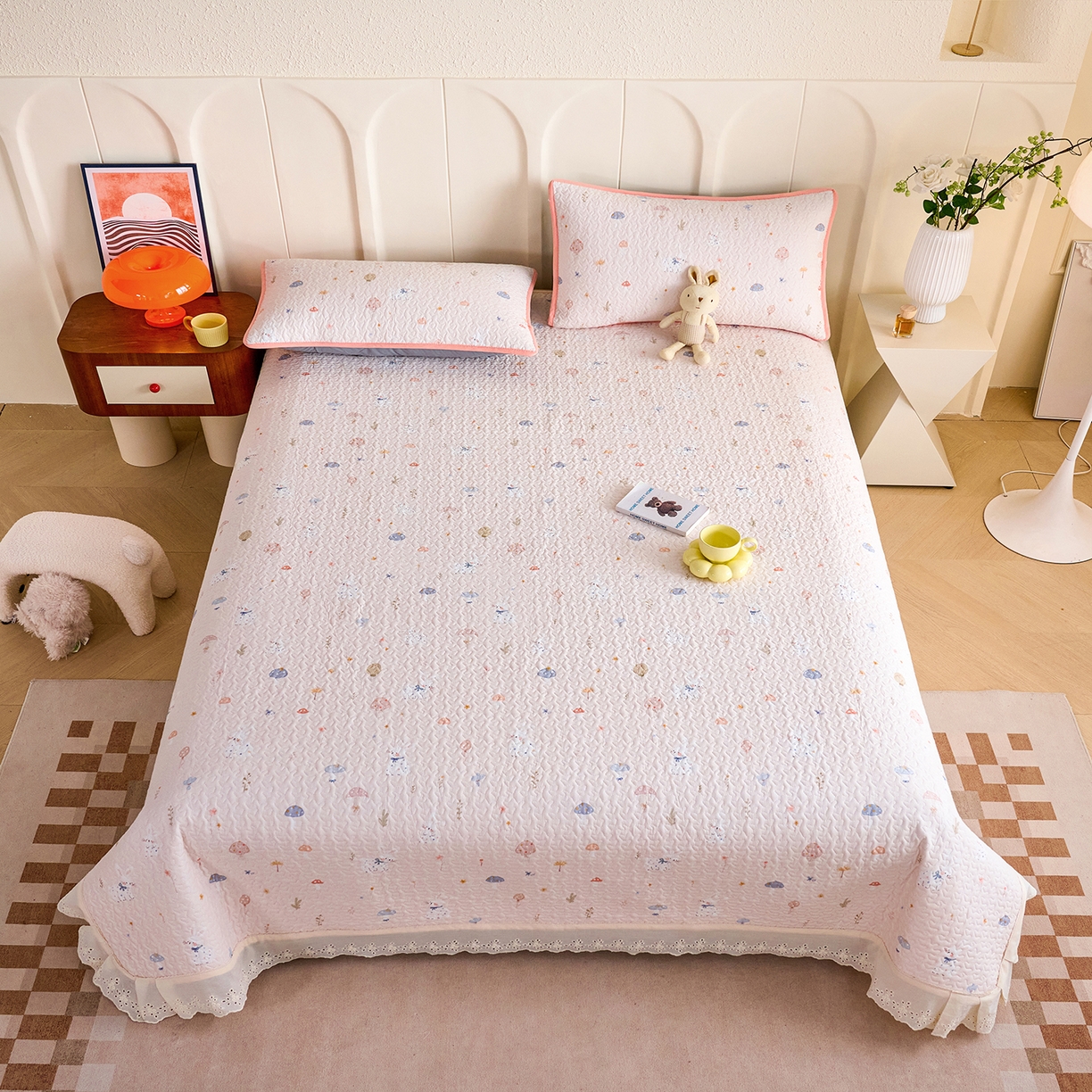 91家纺网 家纺一手货源 找家纺 拾小柒 2026年新款全棉双层纱床盖花边法式中古奶油风防滑床盖三件套 萌趣森林粉