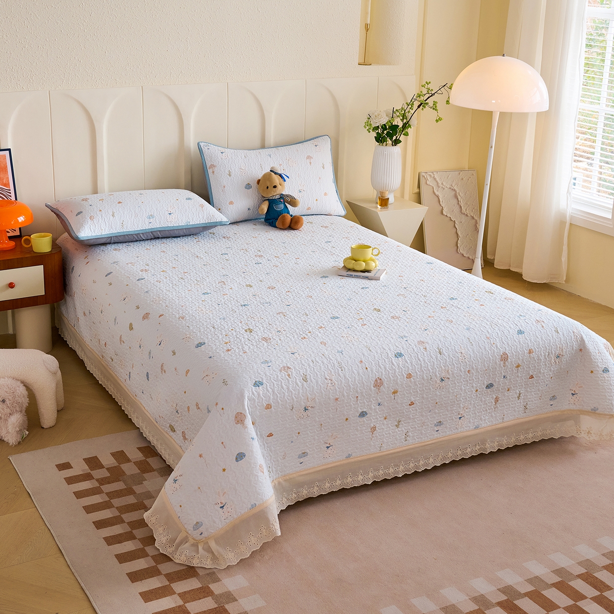 91家纺网 家纺一手货源 找家纺 拾小柒 2026年新款全棉双层纱床盖花边法式中古奶油风防滑床盖三件套 萌趣森林蓝