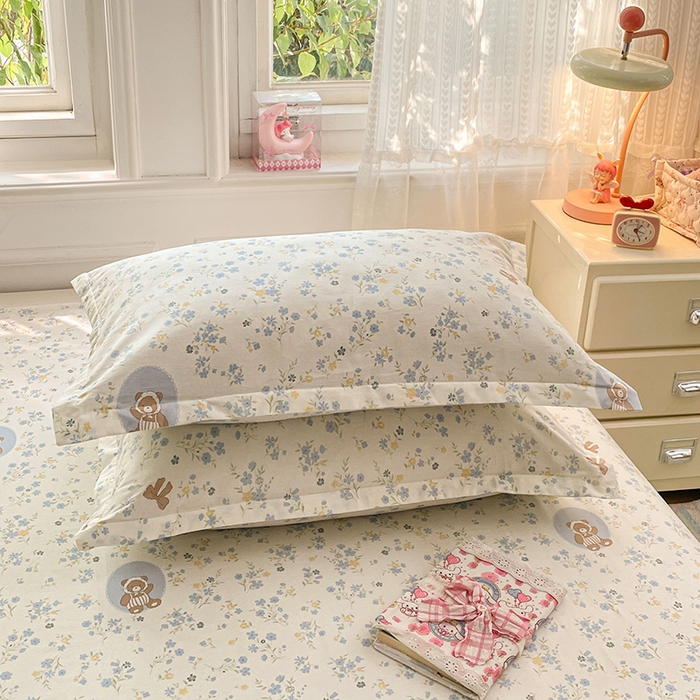 91家纺网 家纺一手货源 找家纺 世爵 2026新款全棉纯棉印花小清新单枕套 秘境熊宝