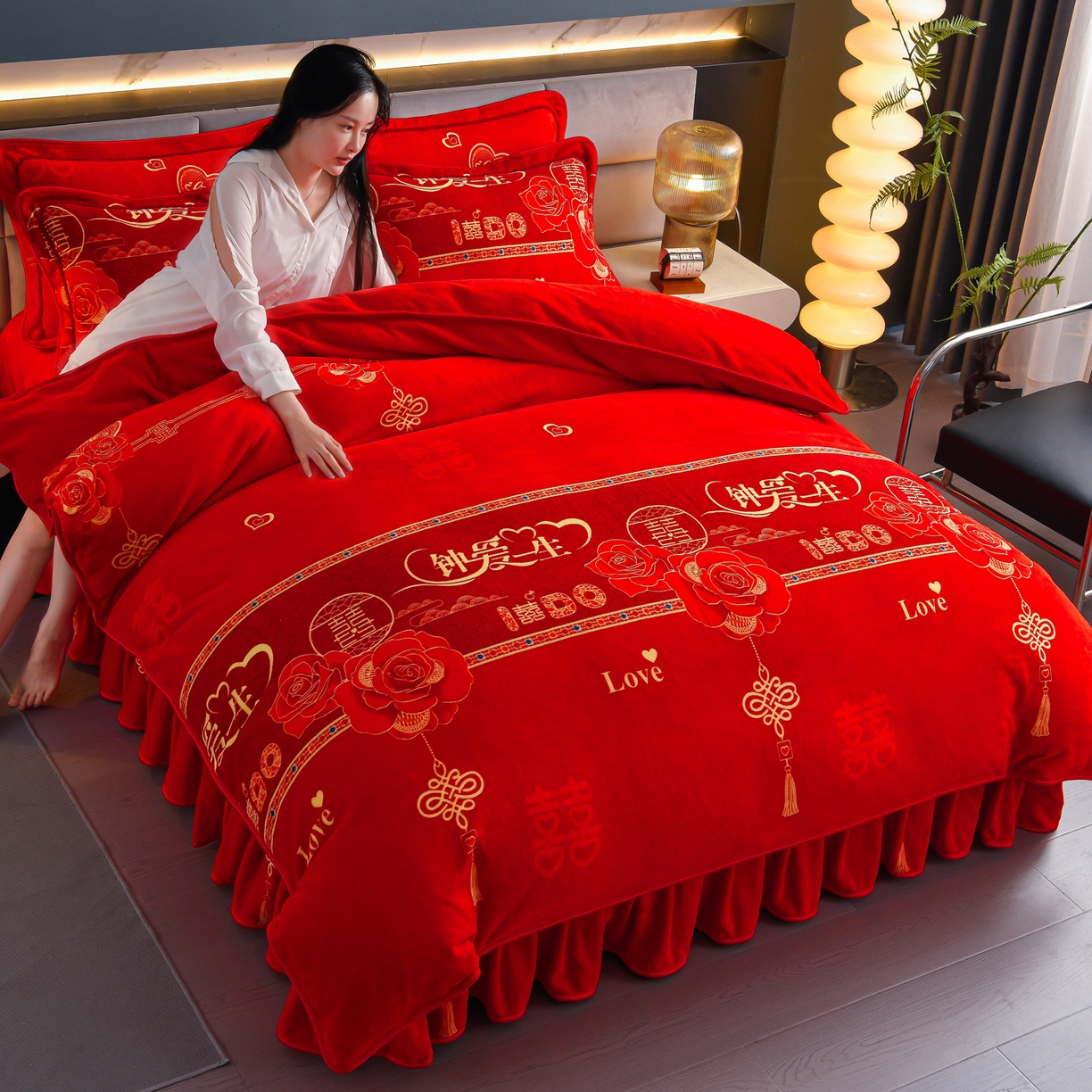董成龙家纺 20256新款高克重9-10斤加厚印花超柔牛奶绒爆款法莱绒金貂绒床裙四件套控价 钟爱一生