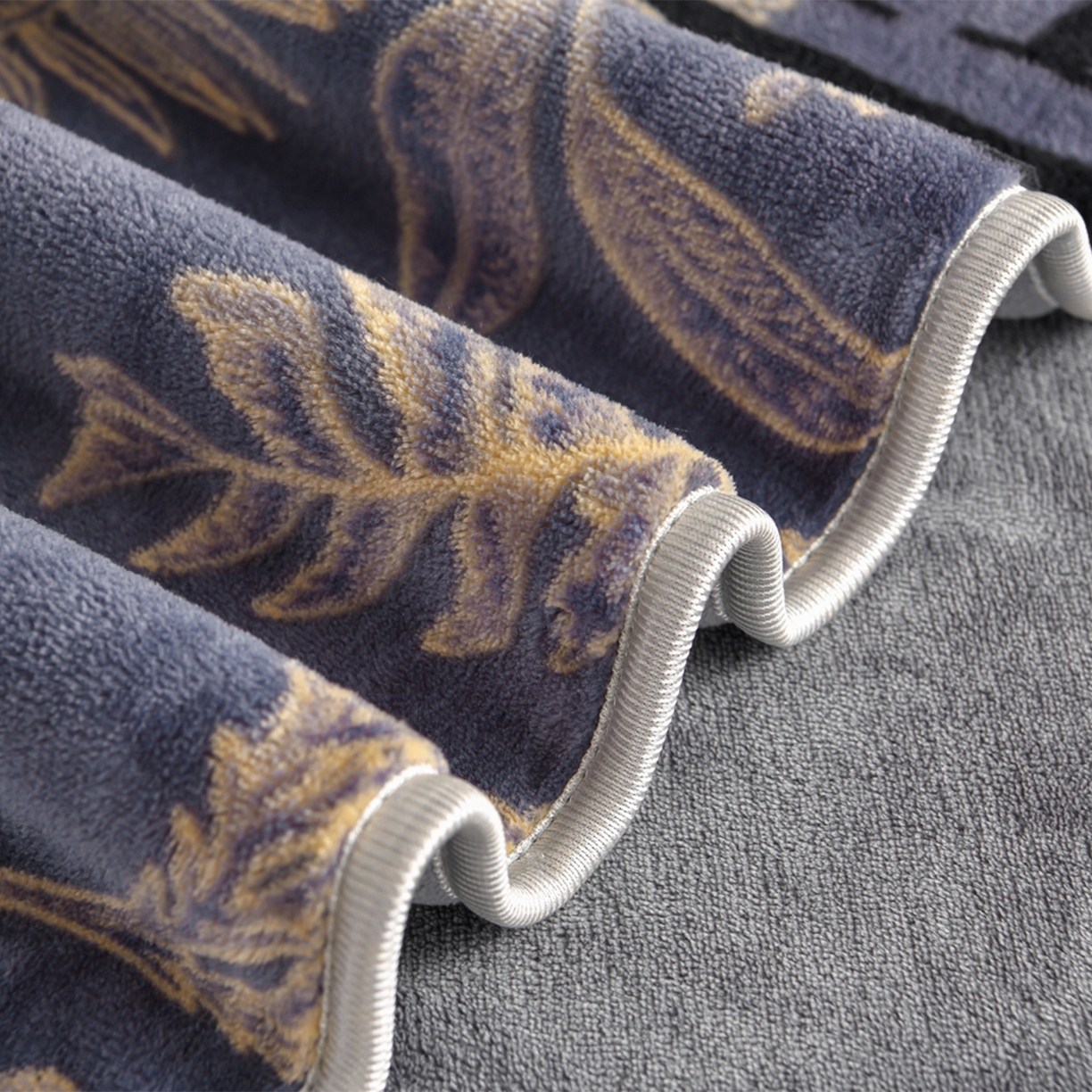 91家纺网 家纺一手货源 找家纺 董成龙家纺 2026新款高克重9-10斤加厚印花超柔牛奶绒爆款法莱绒金貂绒床裙四件套控价 金枝玉叶