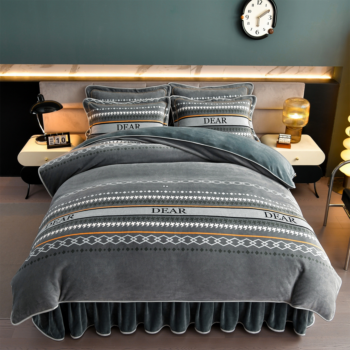 91家纺网 家纺一手货源 找家纺 董成龙家纺 2026新款高克重9-10斤加厚印花超柔牛奶绒爆款法莱绒金貂绒床裙四件套控价 休闲时光