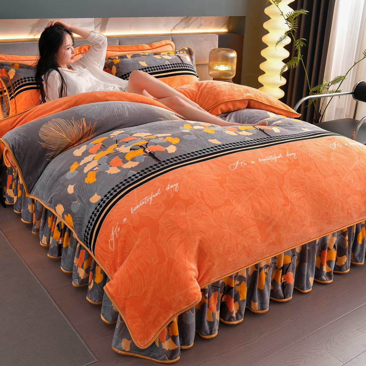 91家纺网 家纺一手货源 找家纺 董成龙家纺 2026新款高克重9-10斤加厚印花超柔牛奶绒爆款法莱绒金貂绒床裙四件套控价 摇钱树