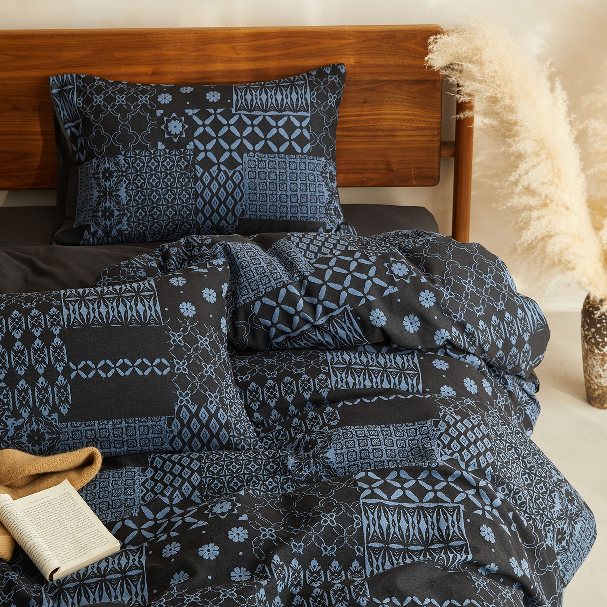 91家纺网 家纺一手货源 找家纺 山舍家居 2026新款A面色经色纬的色织提花B面全棉人字纹小提花四件套-霍德华庄园（不含税不含运费） 霍德华庄园-蓝