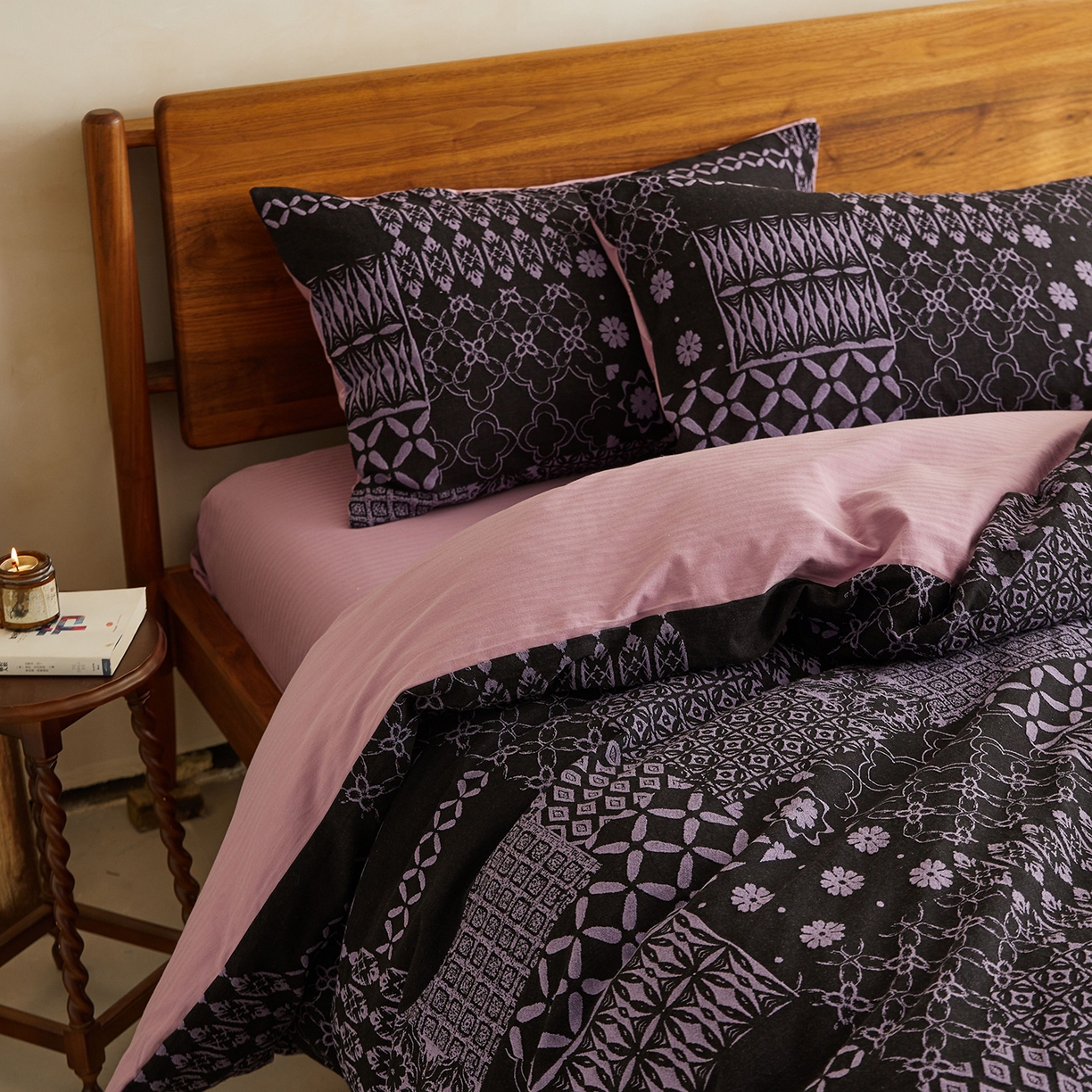 山舍家居 2026新款A面色经色纬的色织提花B面全棉人字纹小提花四件套-霍德华庄园（不含税不含运费） 霍德华庄园-紫