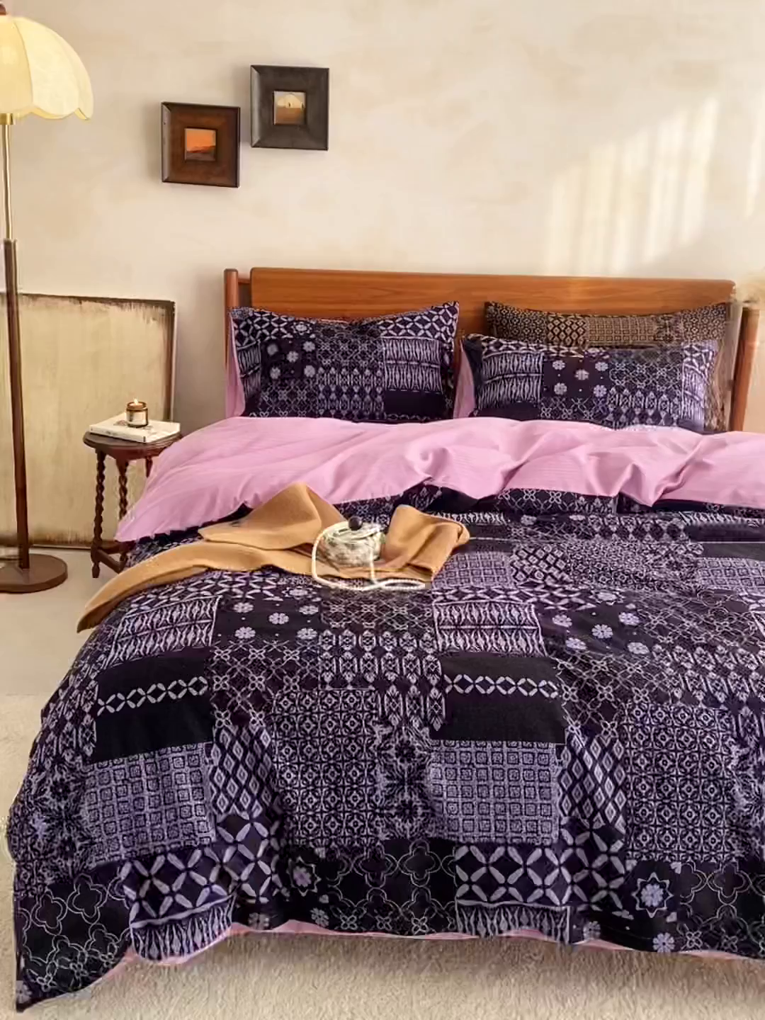 91家纺网 家纺一手货源 找家纺 山舍家居 2026新款A面色经色纬的色织提花B面全棉人字纹小提花四件套-霍德华庄园（不含税不含运费） 霍德华庄园-紫
