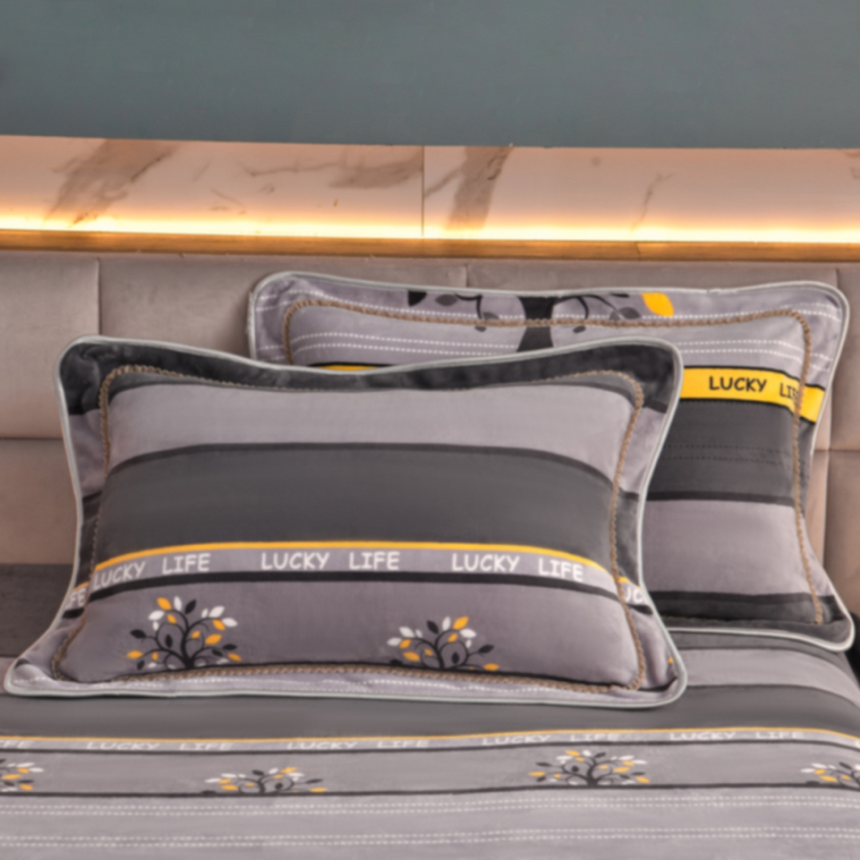 91家纺网 家纺一手货源 找家纺 董成龙家纺 2026新款高克重9-10斤加厚印花超柔牛奶绒爆款法莱绒金貂绒床裙四件套控价 美满生活