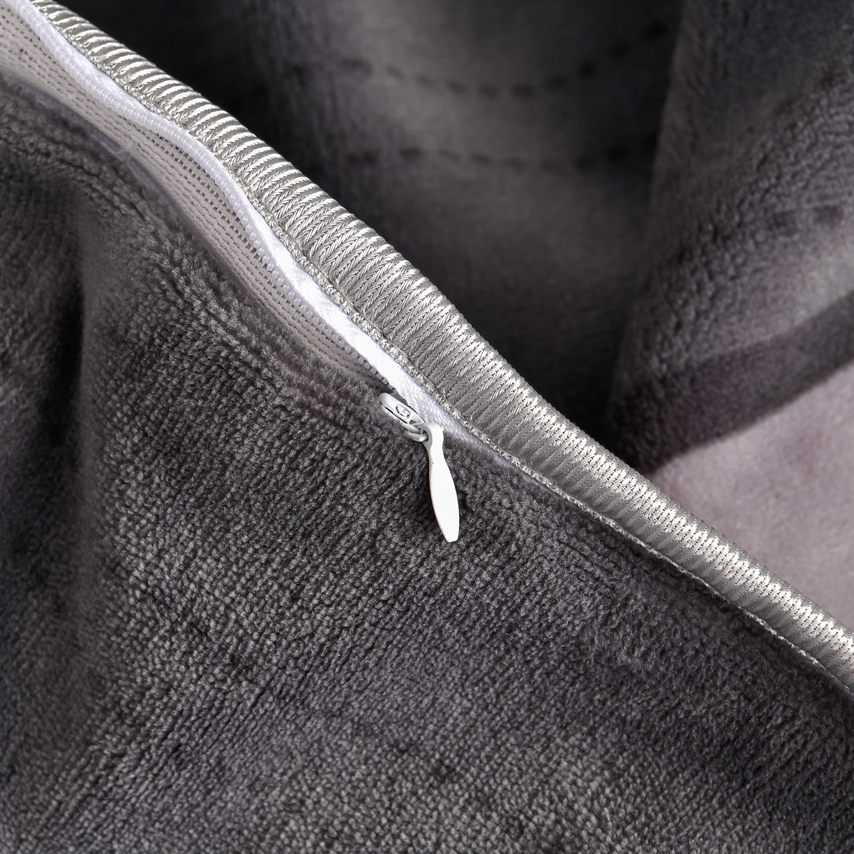 91家纺网 家纺一手货源 找家纺 董成龙家纺 2026新款高克重9-10斤加厚印花超柔牛奶绒爆款法莱绒金貂绒床裙四件套控价 美满生活