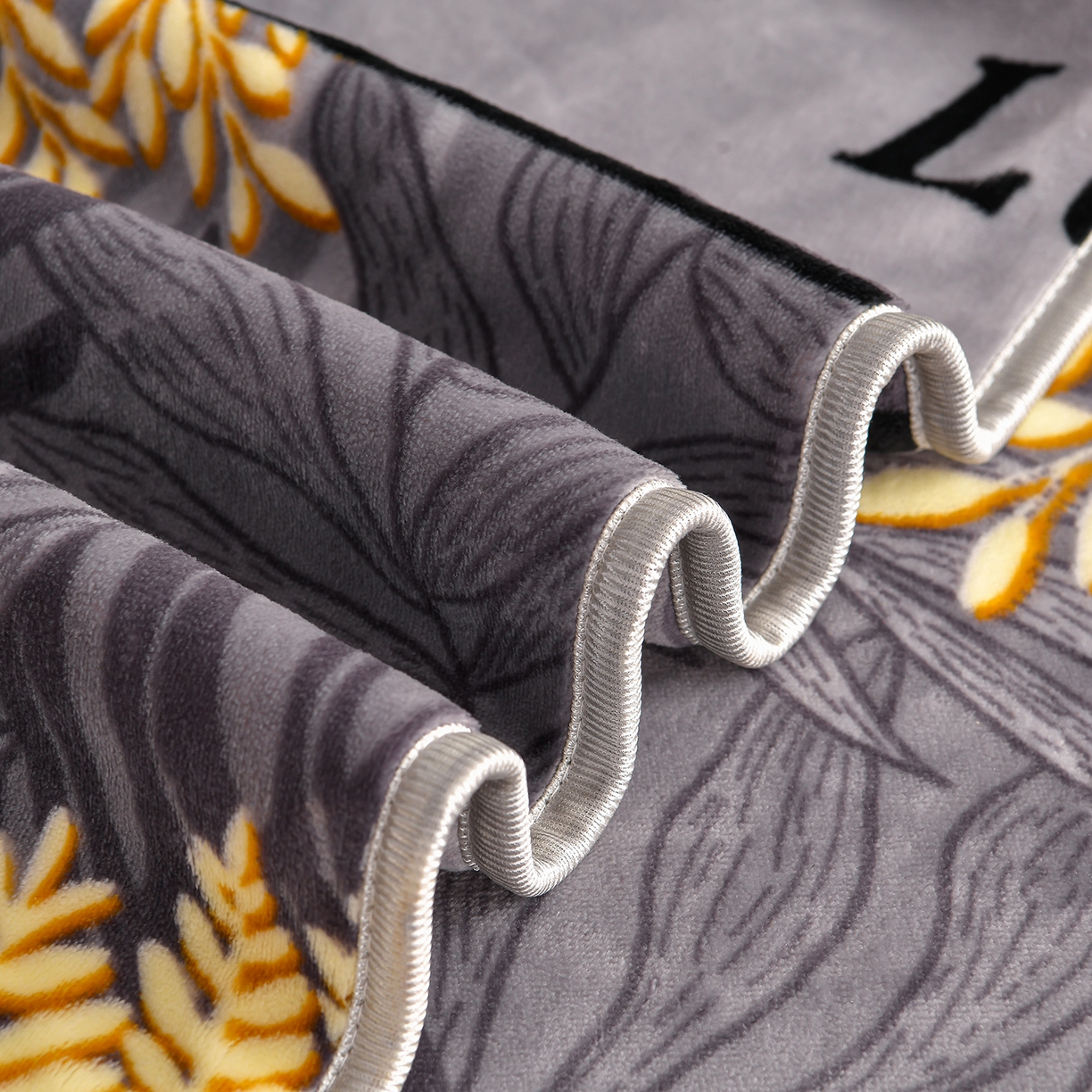 91家纺网 家纺一手货源 找家纺 董成龙家纺 2026新款高克重9-10斤加厚印花超柔牛奶绒爆款法莱绒金貂绒床裙四件套控价 黄金叶