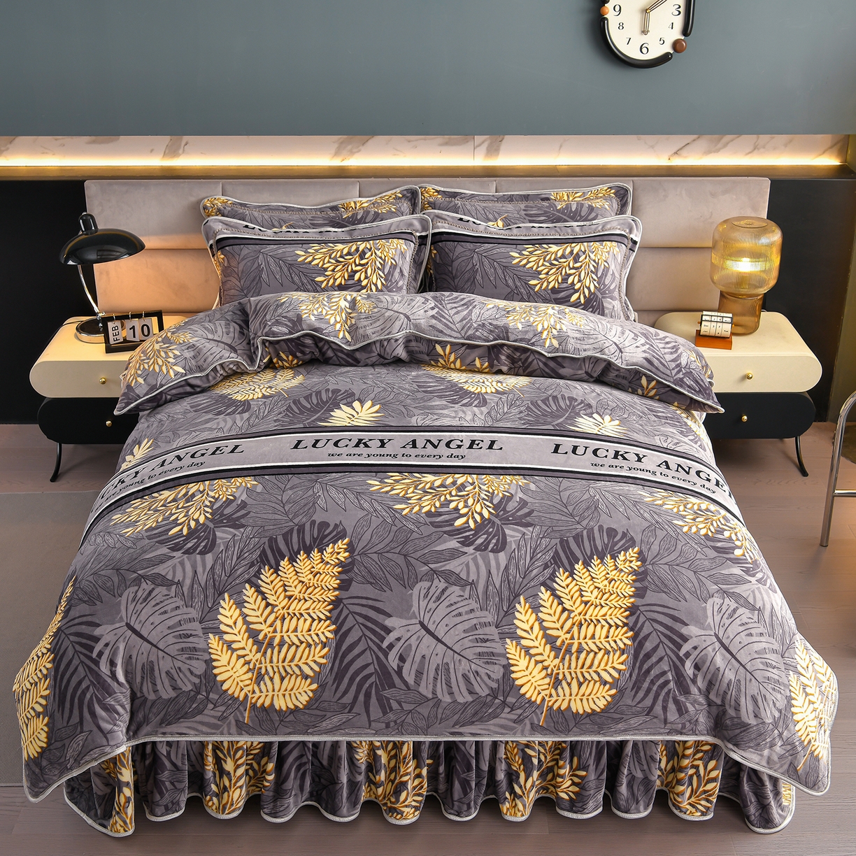 91家纺网 家纺一手货源 找家纺 董成龙家纺 2026新款高克重9-10斤加厚印花超柔牛奶绒爆款法莱绒金貂绒床裙四件套控价 黄金叶