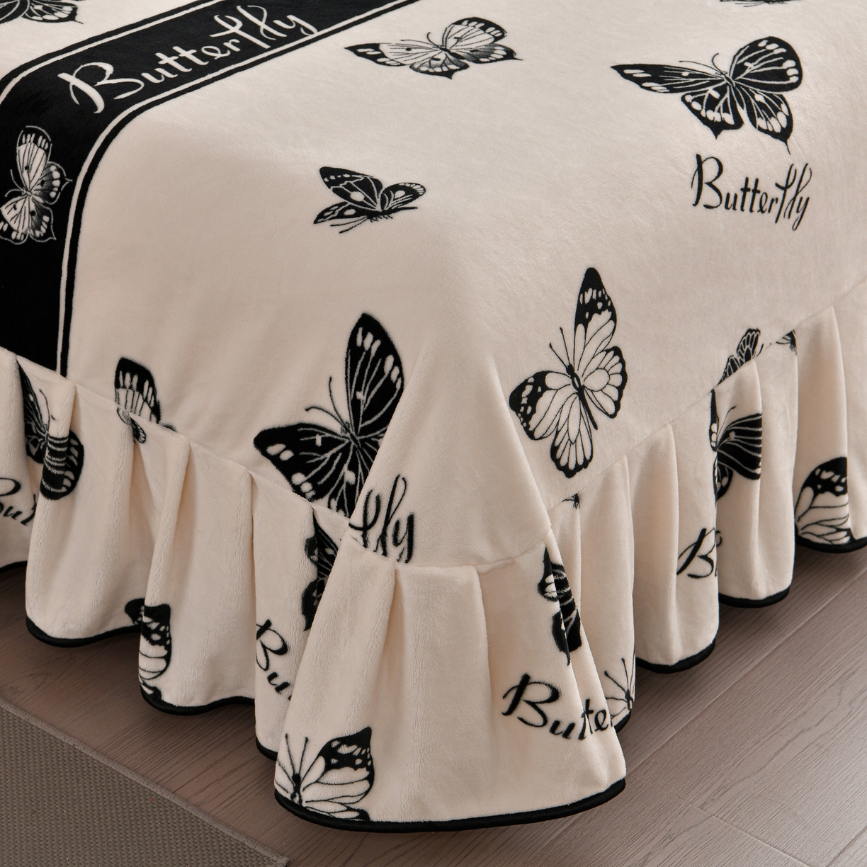 91家纺网 家纺一手货源 找家纺 董成龙家纺 2026新款高克重9-10斤加厚印花超柔牛奶绒爆款法莱绒金貂绒床裙四件套控价 蝶梦