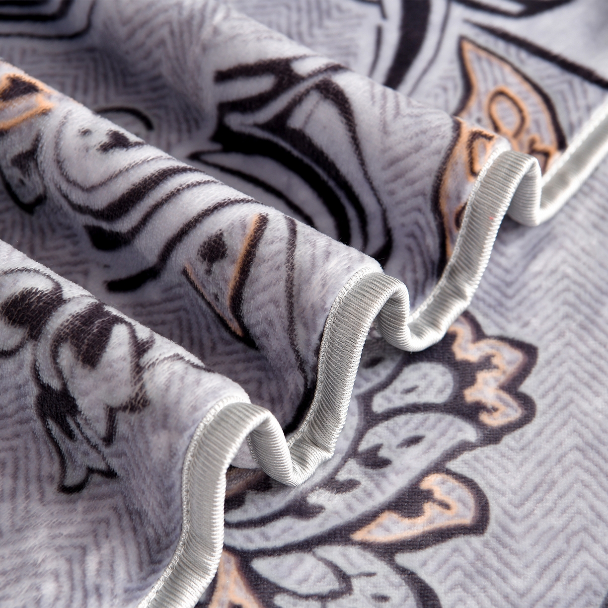 91家纺网 家纺一手货源 找家纺 董成龙家纺 2026新款高克重9-10斤加厚印花超柔牛奶绒爆款法莱绒金貂绒床裙四件套控价 温婉佳人