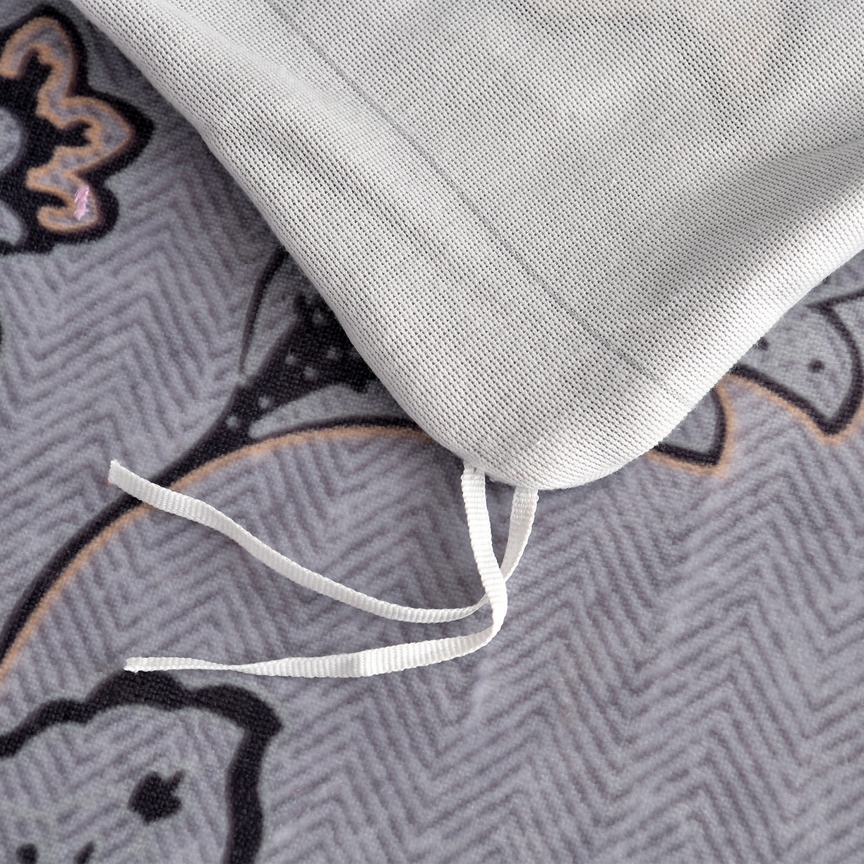 91家纺网 家纺一手货源 找家纺 董成龙家纺 2026新款高克重9-10斤加厚印花超柔牛奶绒爆款法莱绒金貂绒床裙四件套控价 温婉佳人