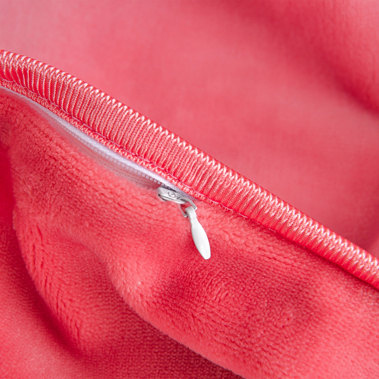 91家纺网 家纺一手货源 找家纺 董成龙家纺 2026新款高克重9-10斤加厚印花超柔牛奶绒爆款法莱绒金貂绒床裙四件套控价 幸运绒趣