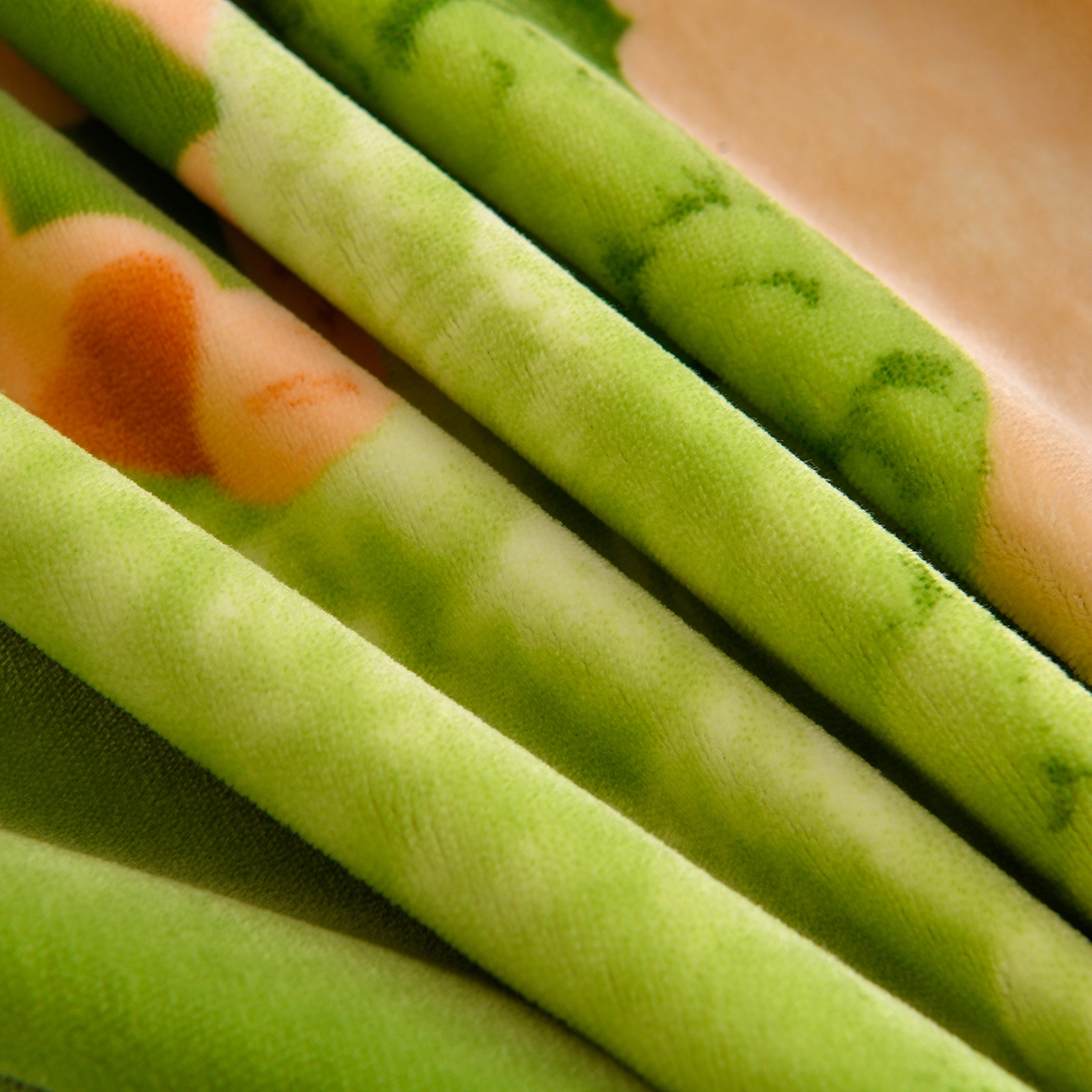 91家纺网 家纺一手货源 找家纺 董成龙家纺 2026新款高克重9-10斤加厚印花超柔牛奶绒爆款法莱绒金貂绒床裙四件套控价 恐龙乐园