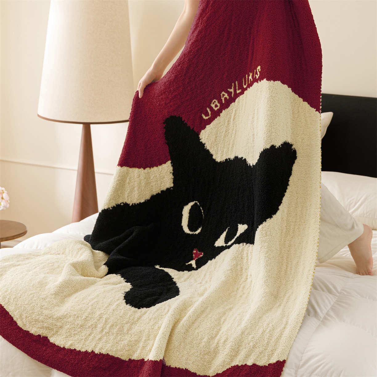 91家纺网 家纺一手货源 找家纺 瑞米家居 2026新款多功能半边绒盖毯毛毯毯子 慵懒猫-红