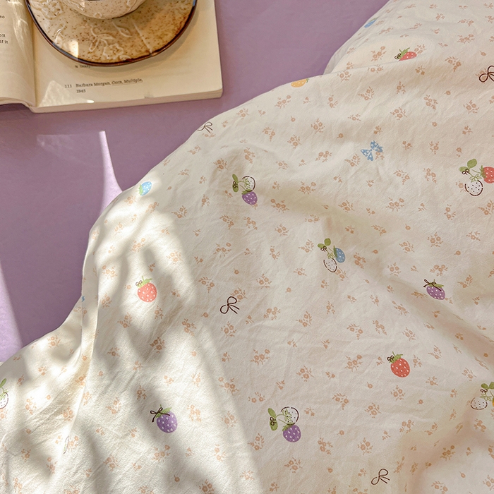 91家纺网 家纺一手货源 找家纺 梦纤绒 2026新款古法水洗仿棉云感纱四件套 甜心草莓